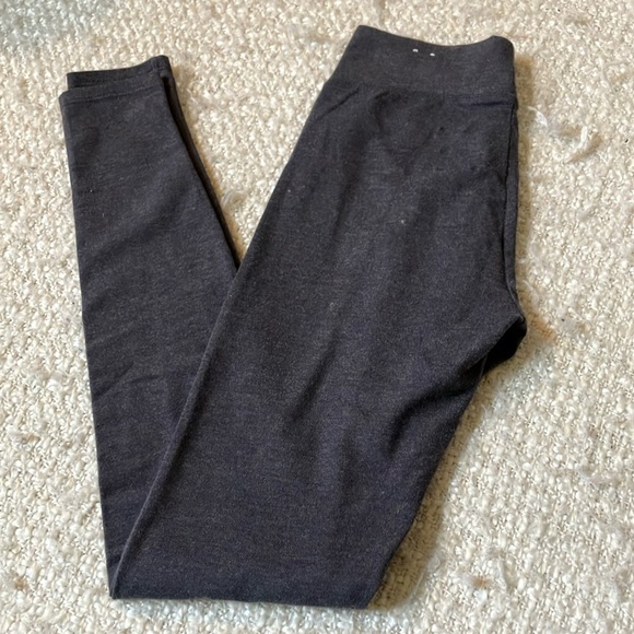 🧘🏻‍♀️ CITY STREETS SIZE XS GRAY LEGGINGS - Picture 3 of 10